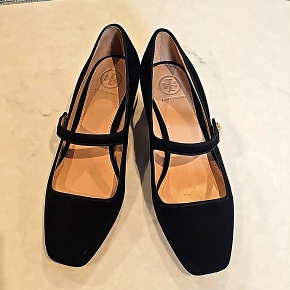 Tory Burch Shoes - Tory Burch Black Velvet Shoes size 7